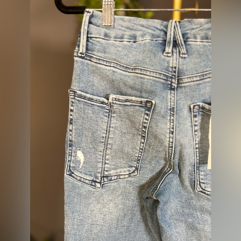 Good American jeans. Good legs straight. - Picture 9 of 12